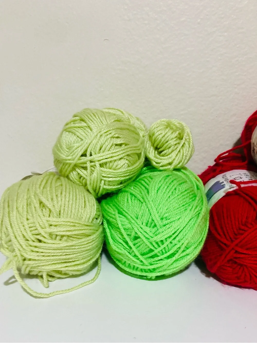 1310 g / 2 lb 14 oz 7 NWT + 4 Impeccable Acrylic Yarn Bundle - Bright Multicolor